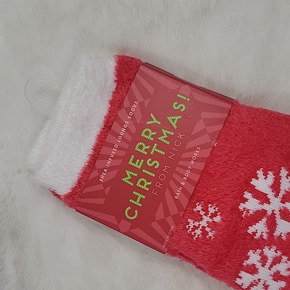 Bath and Body Works Shea-Infused Lounge Socks Merry Christmas Santa - Picture 2 of 4